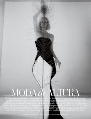 Amber Valletta by Txema Yeste for Vogue España || December 2020 фото №1282697