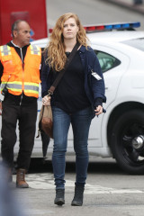 Amy Adams on the Set of Sharp Objects in Los Angeles 03/21/2017 фото №949771