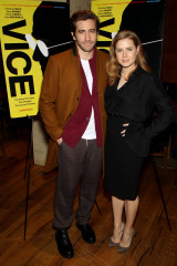 Amy Adams and Jake Gyllenhaal – New York Special Reception for “VICE” фото №1126648