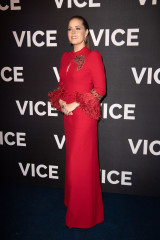 Amy Adams – Vice,Premiere in Paris фото №1140011