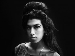 Amy Winehouse фото №411393