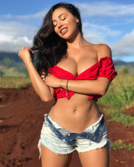 Ana Cheri Garcia фото №994279