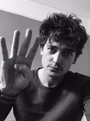 Aneurin Barnard фото №972725