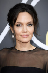 Angelina Jolie - Golden Globe Awards 2018 01/07/2018 фото №1029111