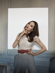 Angelina Jolie by Andres Kudacki for Hello Magazine 07/08/2019 фото №1223754