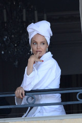 Angelina Jolie - 'Mon Guerlain Intense' Photoshoot in Paris 07/08/2019 фото №1198131