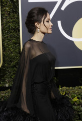 Angelina Jolie – Golden Globe Awards 2018 фото №1028765