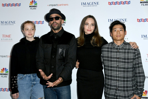 Angelina Jolie - 'Paper & Glue' Los Angeles Premiere 11/18/2021 фото №1324656