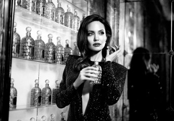 Angelina Jolie - Mathieu Caesar Photoshoot (2018) фото №1103745