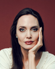 Angelina Jolie - Rain Pflager Photoshoot for NY Times 08/25/2017 фото №1002585