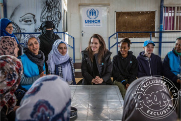 Angelina Jolie - Zaatari, Jordan - Visting the Zaatari Camp 01/28/2018 фото №1036471