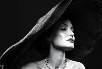 Angelina Jolie фото №985756