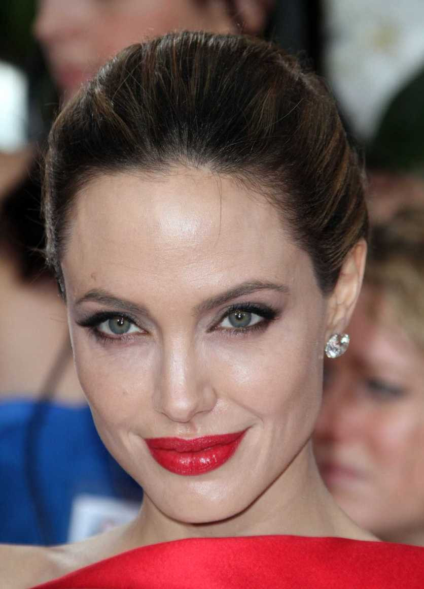 Анджелина Джоли (Angelina Jolie)