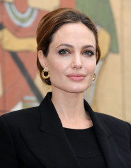 Angelina Jolie фото №454686