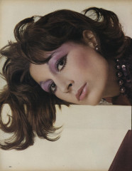 Anjelica Huston ~ US Vogue September 1972 by Richard Avedon  фото №1375021