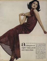 Anjelica Huston ~ US Vogue September 1972 by Richard Avedon  фото №1375018