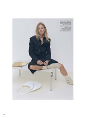 Anna Ewers for Vogue Italia Novembre 2023 by BRUNO STAUB фото №1414681