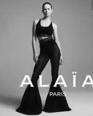 Anna Ewers for ALAIA фото №1411575