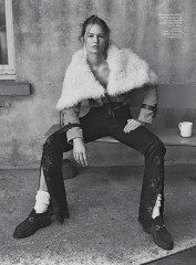 Anna Ewers for Vogue Italia Novembre 2023 by BRUNO STAUB фото №1414679