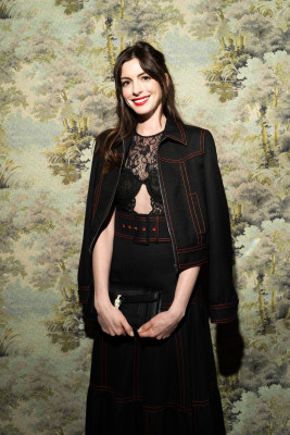Anne Hathaway - Gucci Honors Academy Awards Nominee in Beverly Hills фото №1369099