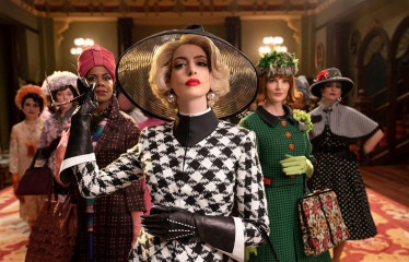 Anne Hathaway for The Witches Stills and Poster фото №1410263