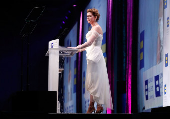 Anne Hathaway-22nd Annual Human Rights Campaign National Dinner фото №1106954