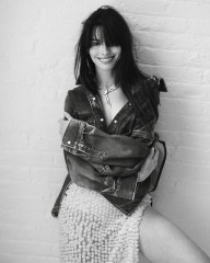 Anne Hathaway – Vogue France November 2024 фото №1406283