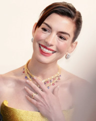 Anne Hathaway at Bvlgari Exhibition Shanghai january 2025 фото №1410833