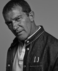 Antonio Banderas &amp; Mario Casas фото №1354406