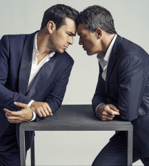 Antonio Banderas &amp; Mario Casas фото №1354407