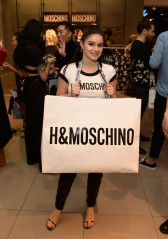 Ariel Winter – Moschino x H&M Launch Event in LA 11/07/2018 фото №1115048