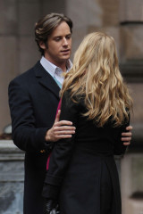 Armie Hammer - Gossip Girl (2009) 2x23 'The Wrath of Con' On Set in NY 03/09/09 фото №1411346