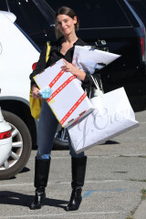 Ashley Greene- Shopping in Beverly Hills  фото №1321335