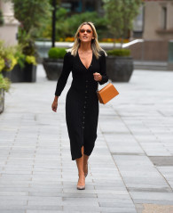 ASHLEY ROBERTS Arrives at Global Offices in London 06/08/2020 фото №1259998