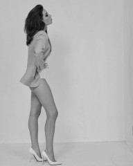 Aubrey Plaza for V Magazine November 2024 фото №1408138