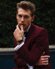 Austin Butler by Julian Ungano for Cartier at 29th SAG Awards in LA 02/26/2023 фото №1365727