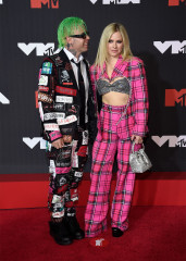 Avril Lavigne - MTV VMA in New York 09/12/2021 фото №1310532