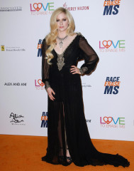 Avril Lavigne - 25th Annual Race To Erase MS Gala in Beverly Hills 04/20/2018 фото №1064885