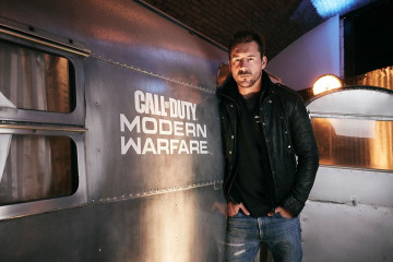 Barry Sloane - 'Call of Duty Modern Warfare' Pre-Launch Event in London 10/01/19 фото №1248307