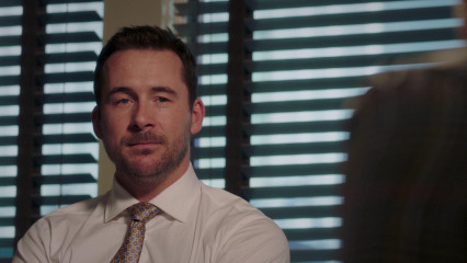 Barry Sloane - Bluff City Law (2019) 1x04 'Fire In A Crowded Theater' фото №1271291
