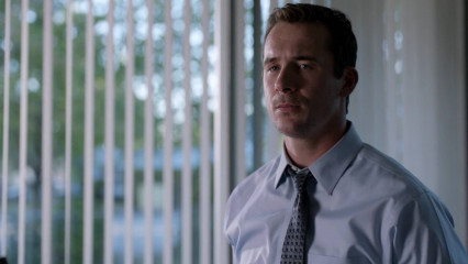 Barry Sloane - The Whispers (2015) 1x05 'What Lies Beneath' фото №1306369