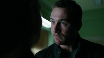 Barry Sloane - The Whispers (2015) 1x12 'Traveller in the Dark' фото №1315412