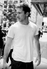 Barry Sloane - Downtown Los Angeles Photoshoot фото №1289591