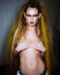 Behati Prinsloo - Maroon 5 'Lost' Music Video | 2021 фото №1300696