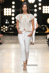 Isabel Marant Spring/Summer 2023 Fashion Show in Paris фото №1352226