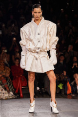 Vivienne Westwood Spring/Summer 2023 Fashion Show in Paris фото №1352335