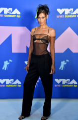 Bella Hadid - '2020 MTV Video Music Awards' in New York (Arrival) | 30.08.2020 фото №1272776