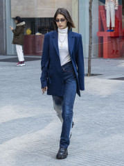 Bella Hadid – Arriving to Max Mara Headquarters in Milan 02/19/2020 фото №1247079