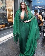 Bella Thorne – Photoshoot at Paris Fashion Week, January 2024 фото №1410403