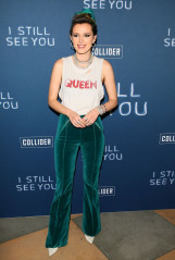 Bella Thorne – “Collider’s ‘I Still See You” Special Screening in Sherman Oaks фото №1105790